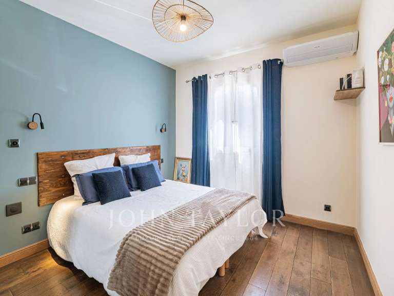 Maison Biot - 4 chambres - 205m²