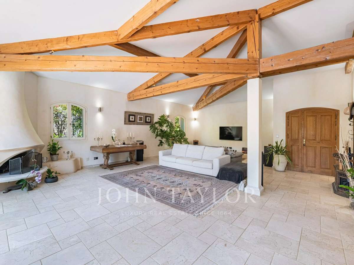 Maison Biot