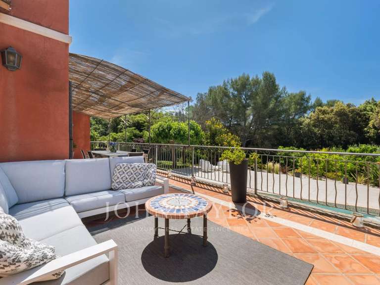 Maison Biot - 4 chambres - 205m²