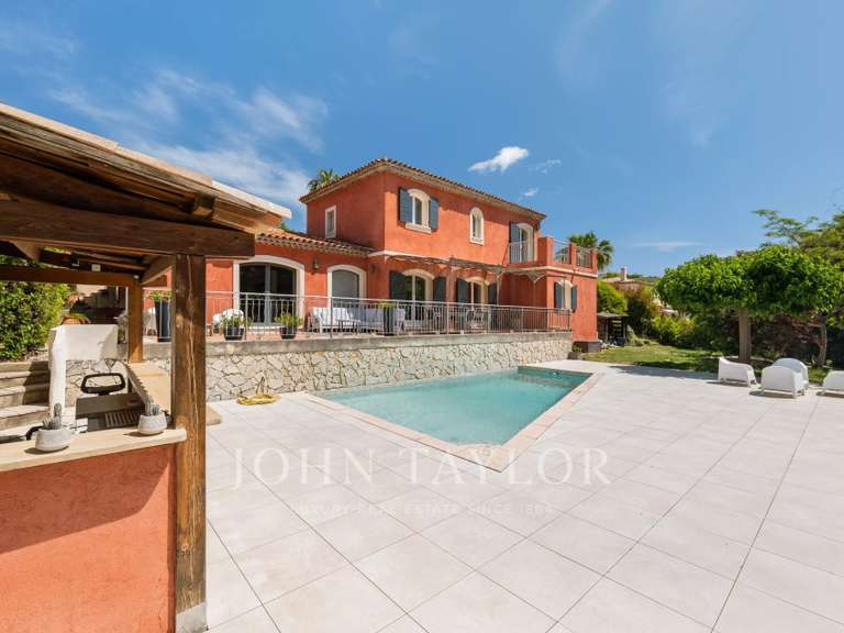 Maison Biot - 4 chambres - 205m²