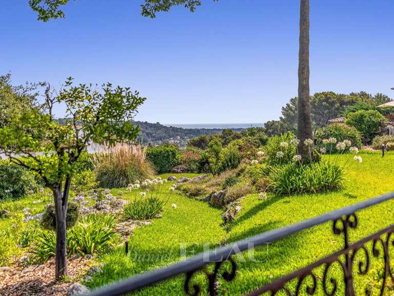 Maison Biot - 5 chambres - 343m²