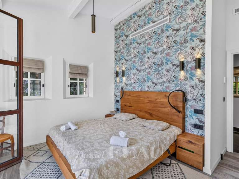 Maison Biot - 5 chambres - 343m²