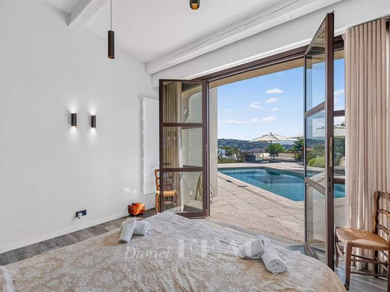 Maison Biot - 5 chambres - 343m²