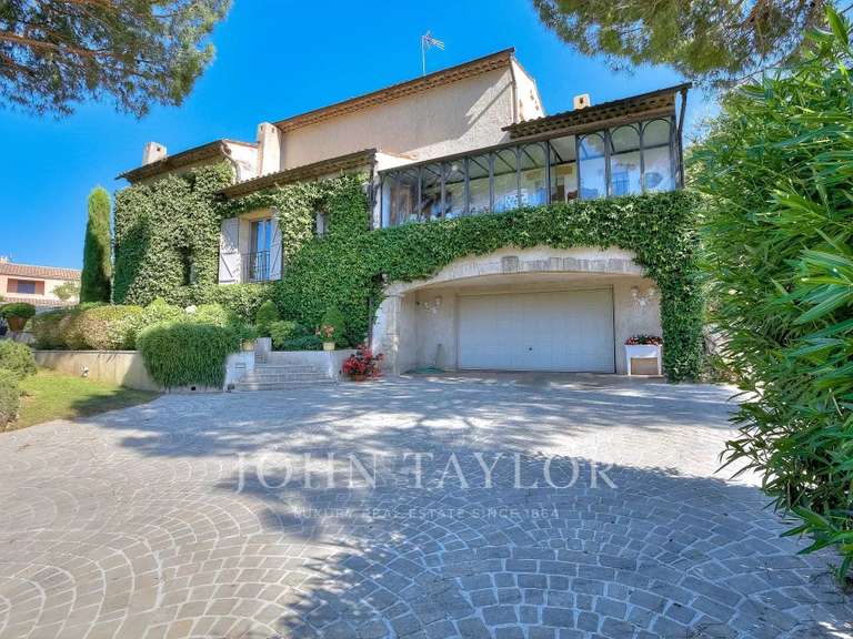Maison Biot - 4 chambres - 288m²