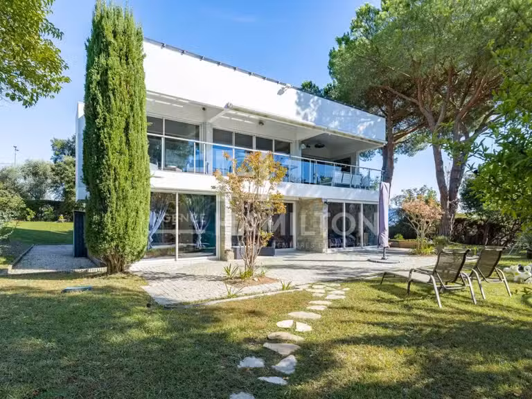 Maison Biot - 5 chambres - 185m²