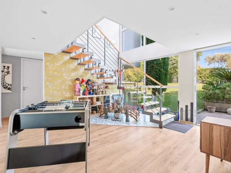 Maison Biot - 5 chambres - 185m²