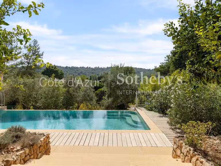 Maison Biot - 4 chambres - 180m²