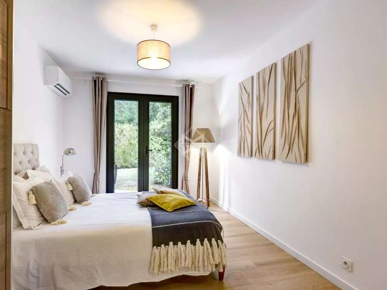 Villa Biot - 6 chambres - 376m²