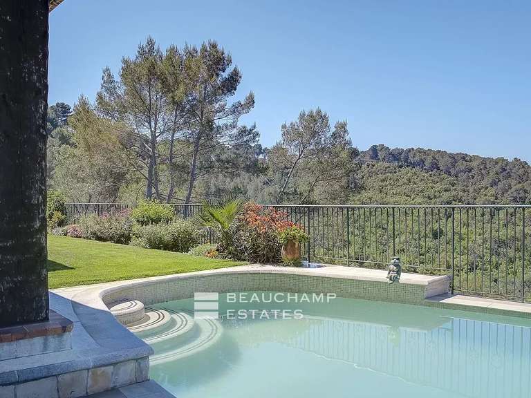 Villa Biot - 5 chambres - 235m²