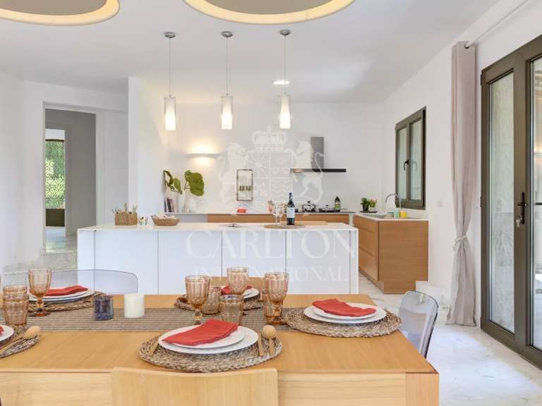 Villa Biot - 5 bedrooms - 376m²