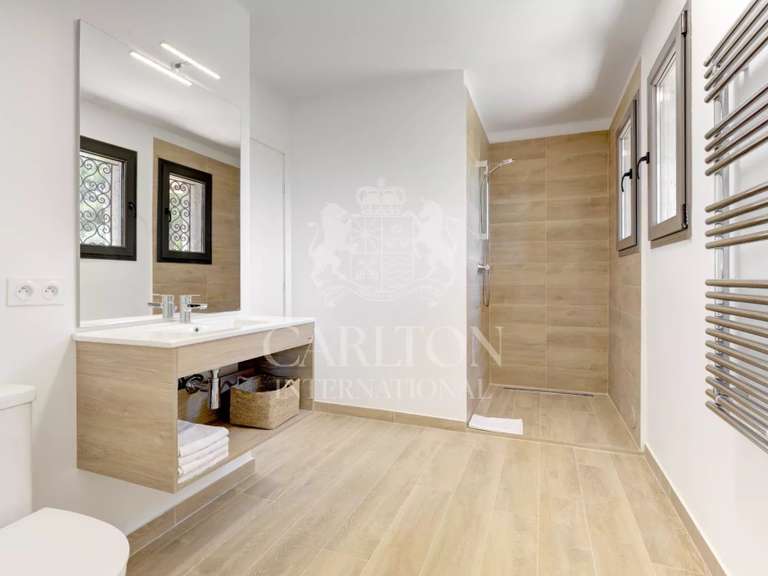 Villa Biot - 5 bedrooms - 376m²