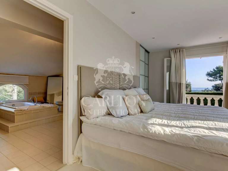 Villa Biot - 4 chambres - 375m²