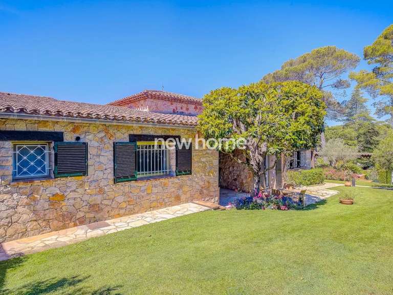 Villa Biot - 5 chambres - 235m²