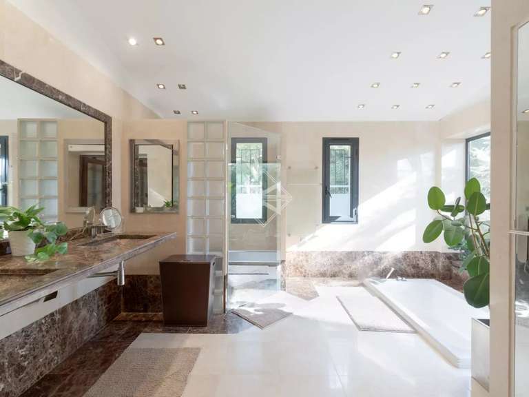 Villa Biot - 456m²