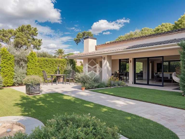 Villa Biot - 456m²