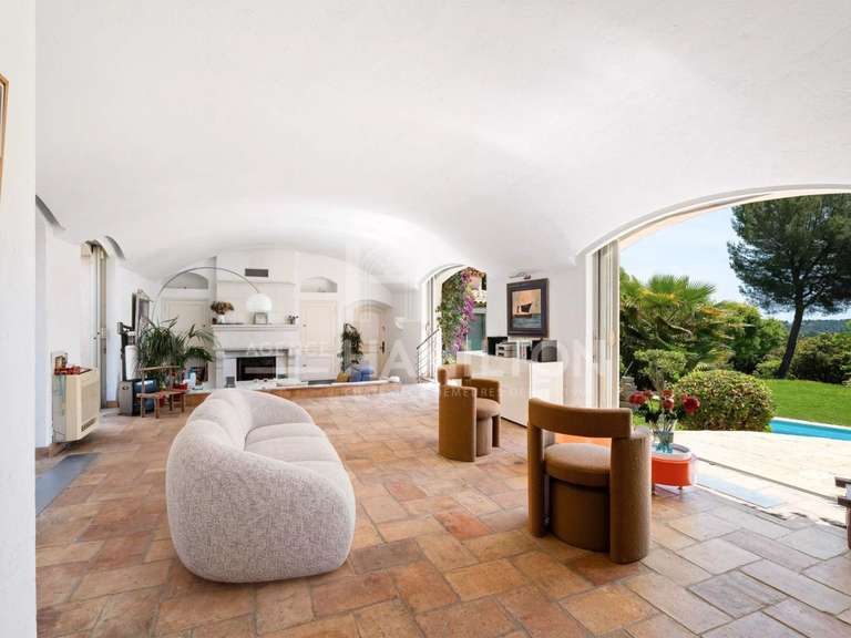 Villa Biot - 4 bedrooms - 310m²