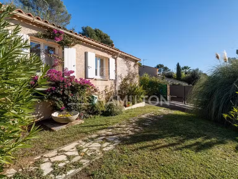 Villa Biot - 3 chambres - 90m²