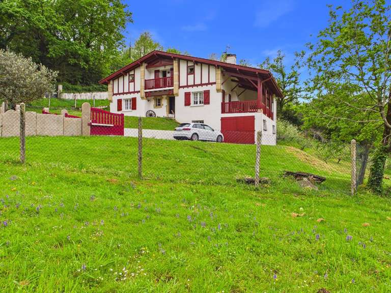 Maison Biriatou - 4 chambres - 167m²