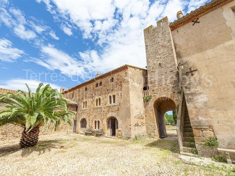 Château Bizanet - 20 chambres - 7000m²