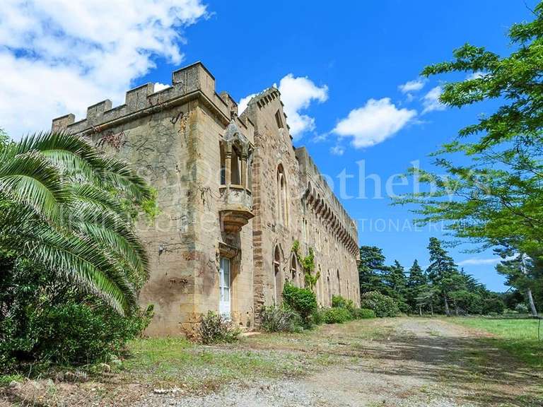 Château Bizanet - 20 chambres - 7000m²