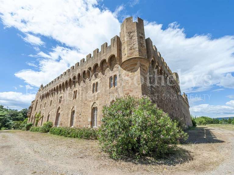 Château Bizanet - 20 chambres - 7000m²