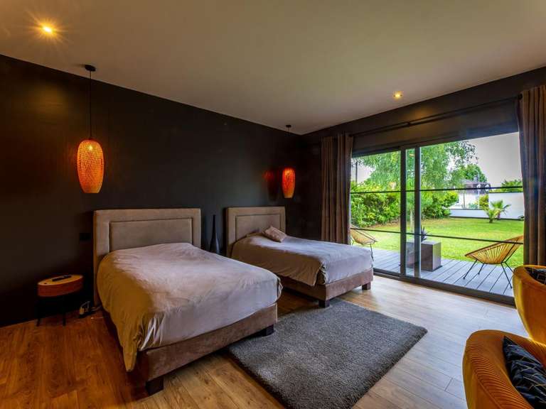 Propriété Bizanos - 7 chambres - 392m²