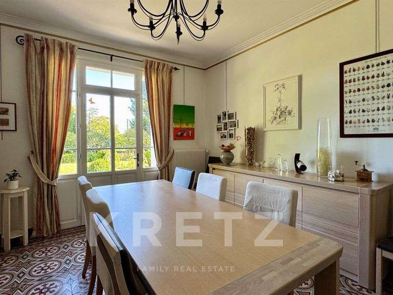 Maison Bléré - 6 chambres - 290m²