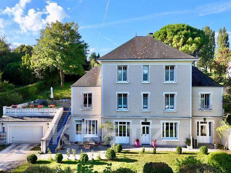 Maison Bléré - 6 chambres - 290m²