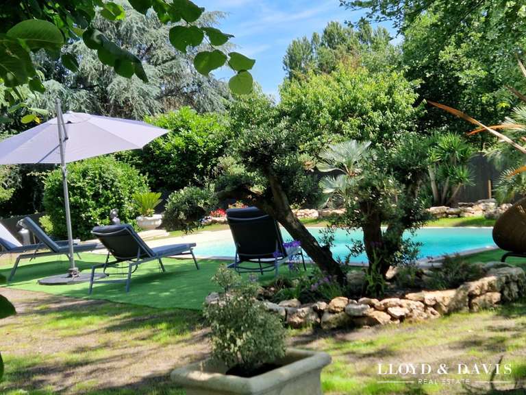 House Blésignac - 4 bedrooms - 325m²