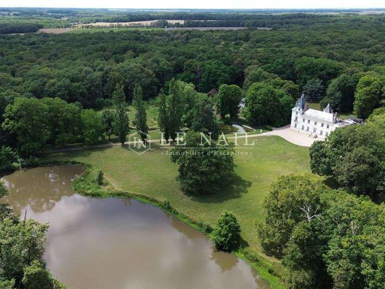 Château Blois - 13 chambres - 620m²