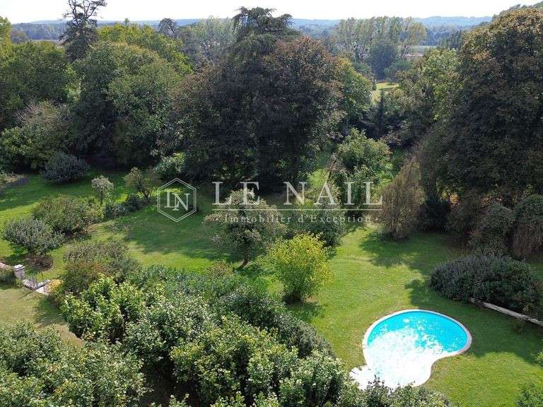 Castle Blois - 8 bedrooms - 560m²