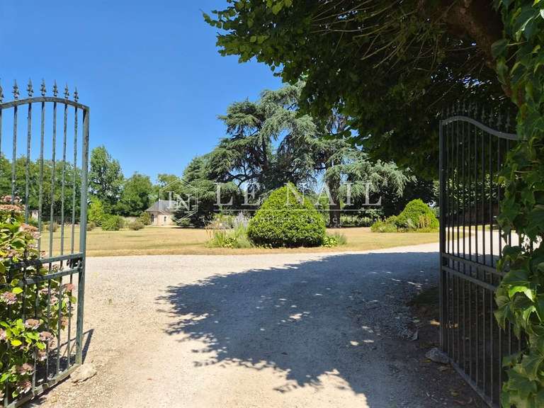 Château Blois - 20 chambres - 1000m²