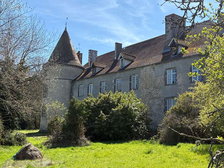 Château Blot-l'Église - 8 chambres - 765m²