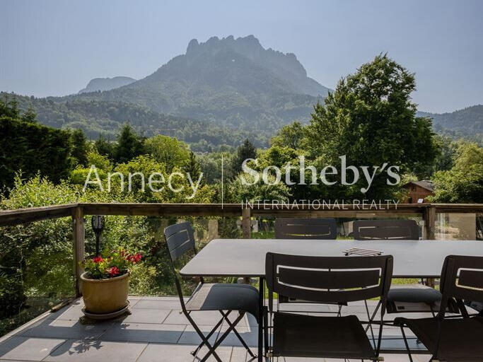 House Bluffy - 5 bedrooms - 233m²