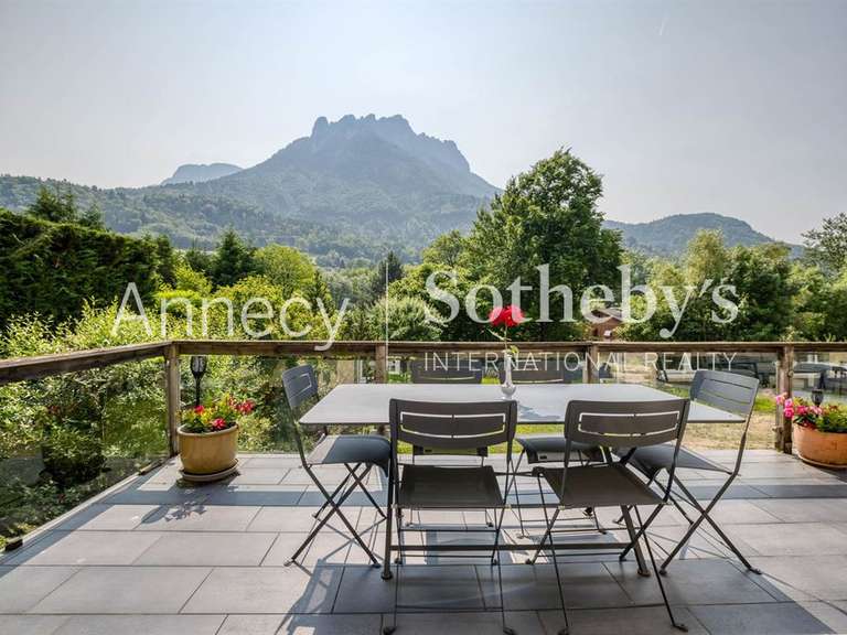 Maison Bluffy - 5 chambres - 233m²