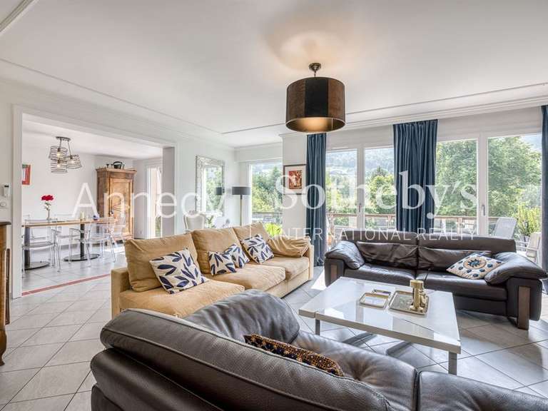 Maison Bluffy - 5 chambres - 233m²