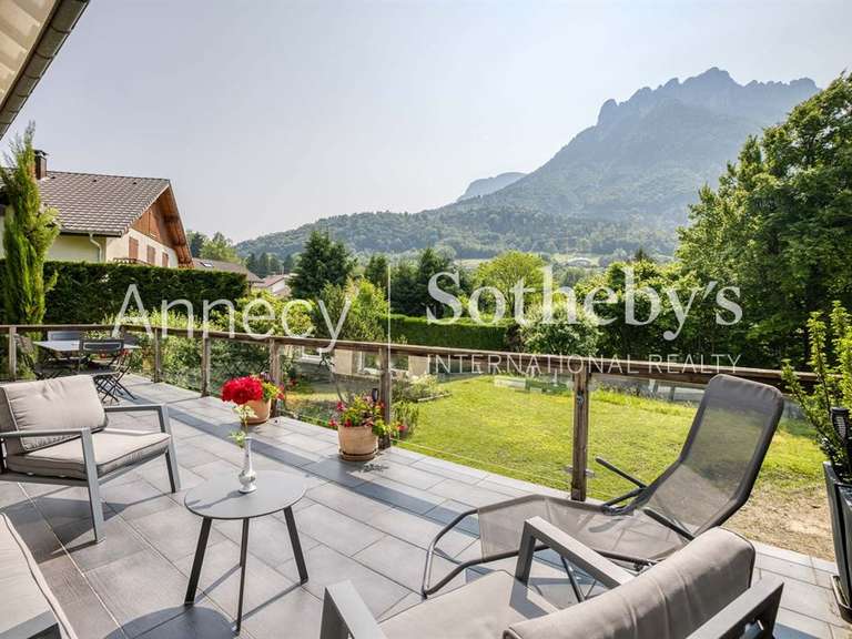 Maison Bluffy - 5 chambres - 233m²