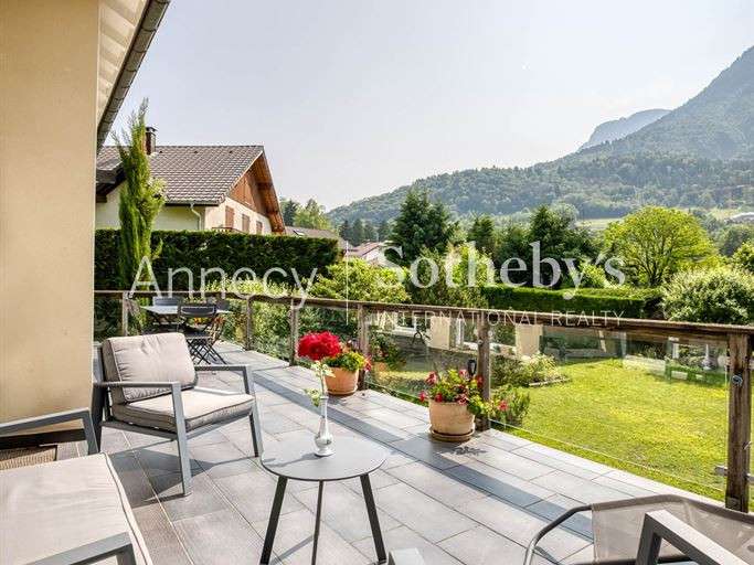Maison Bluffy - 5 chambres - 233m²