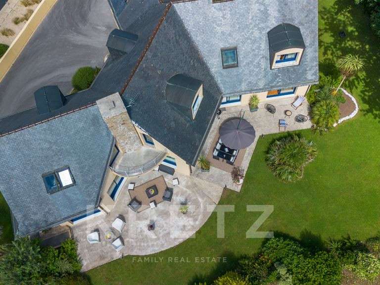 Maison Bohars - 4 chambres - 300m²