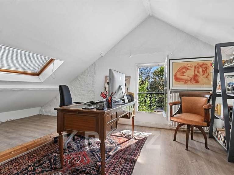 House Bois-Colombes - 5 bedrooms - 280m²