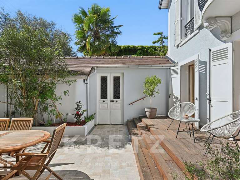 House Bois-Colombes - 5 bedrooms - 280m²