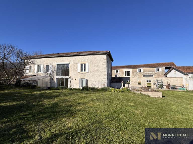 House Boisné-La Tude - 11 bedrooms - 840m²