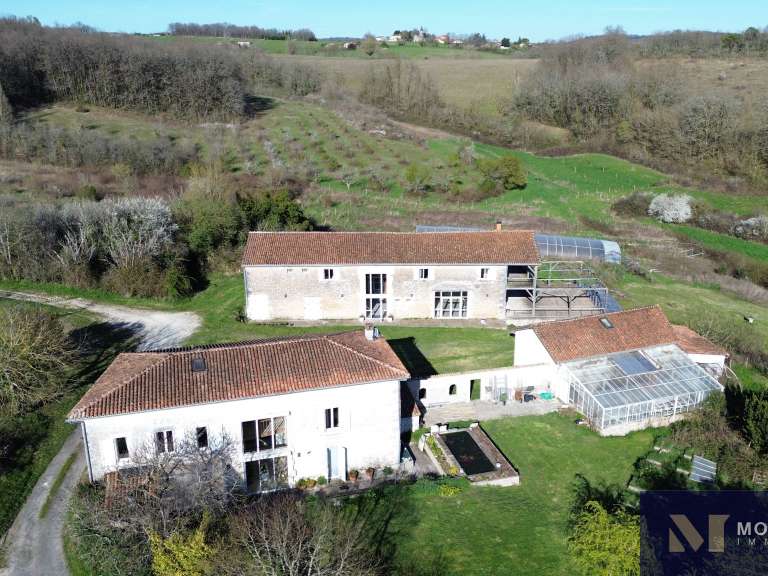 House Boisné-La Tude - 11 bedrooms - 840m²