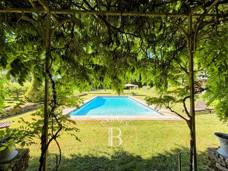 Château Bona - 8 chambres - 615m²