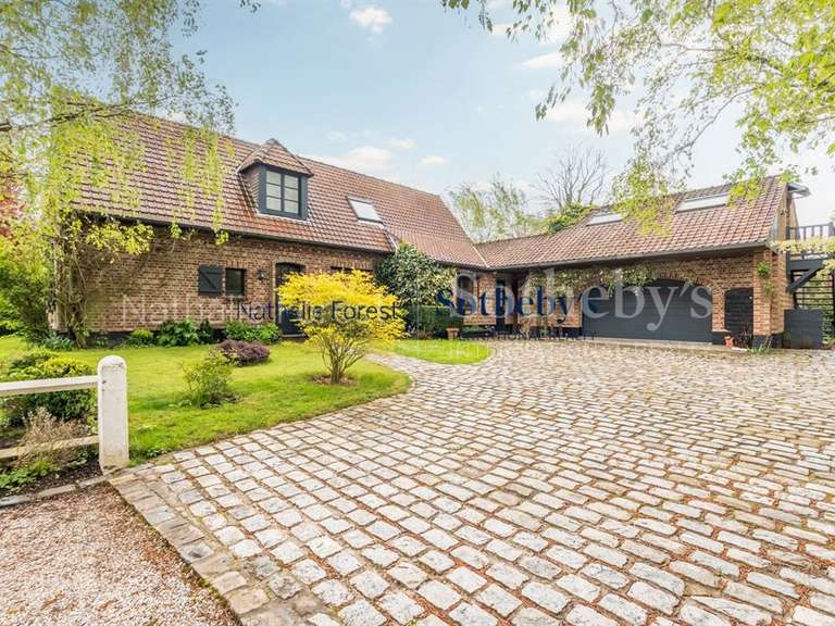 House Bondues - 6 bedrooms - 312m²