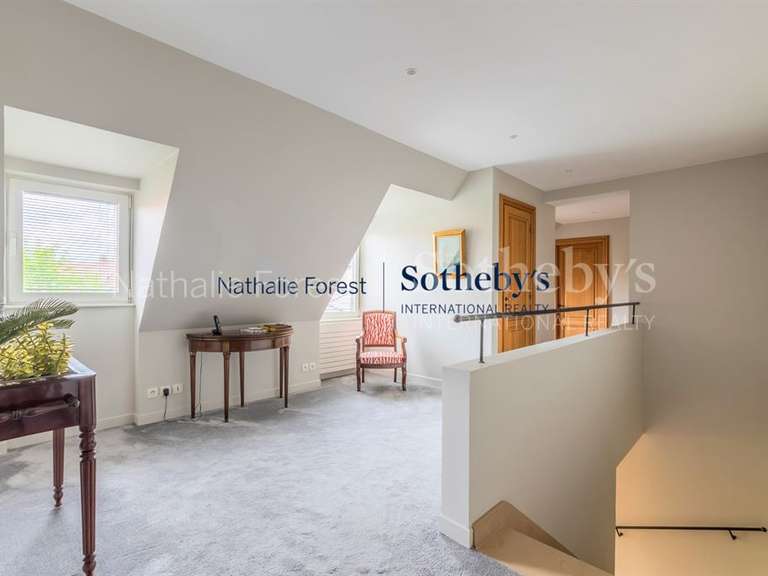 House Bondues - 5 bedrooms - 376m²