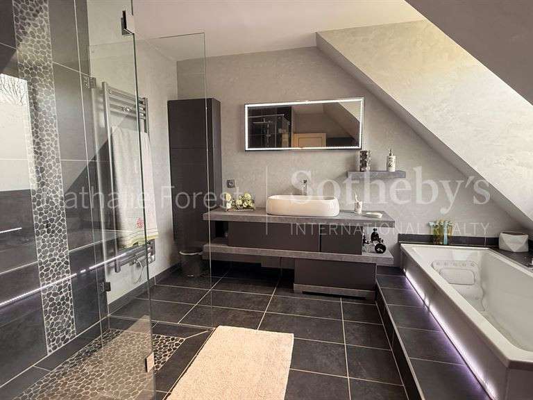 House Bondues - 4 bedrooms - 182m²