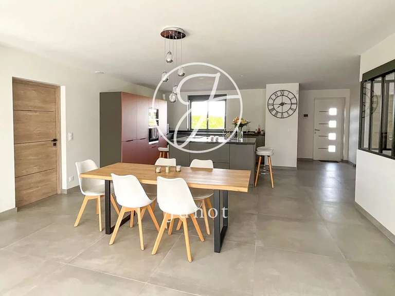 House Bondues - 4 bedrooms - 240m²