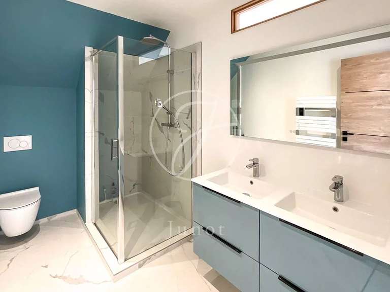 House Bondues - 4 bedrooms - 240m²