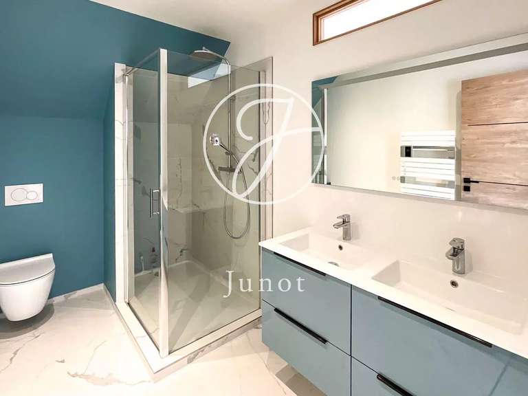 House Bondues - 4 bedrooms - 240m²